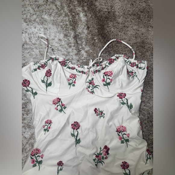 Ebano Quebrada One Piece in Multicolor
Agua by Agua Bendita - Picture 4 of 7